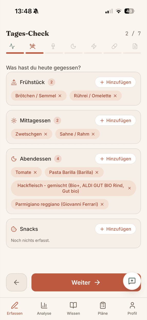 Food logging with meals for breakfast, lunch and dinner